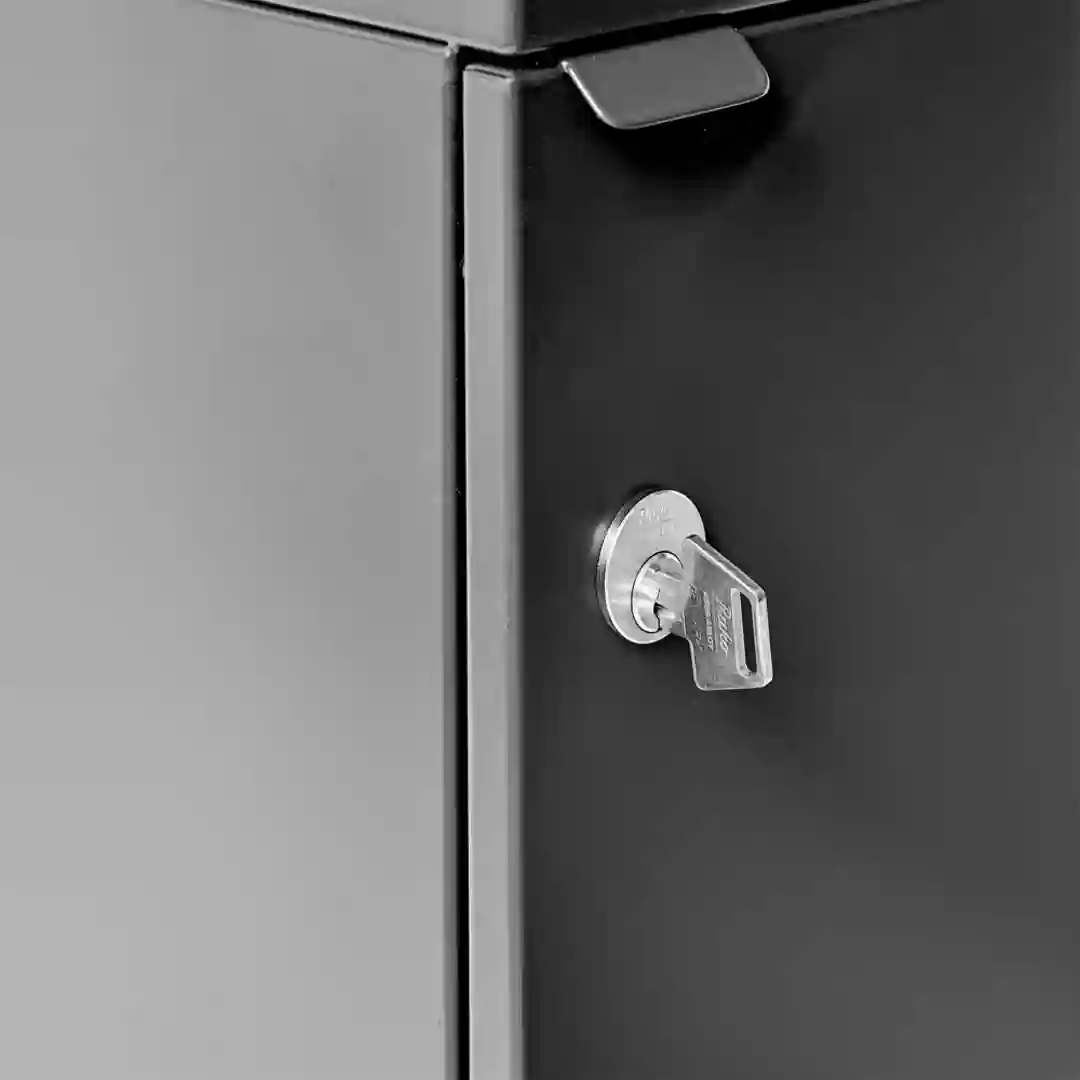 Affaldsbeholder m/lås